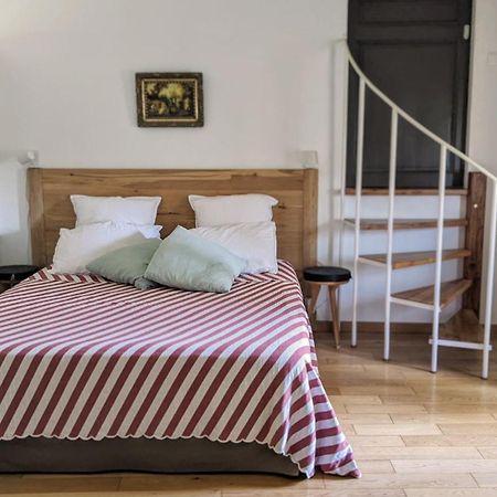Le Clos Du Perret Chaussan Екстер'єр фото